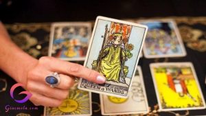 Xem trái tim người ấy có hướng về bạn từ bài Tarot